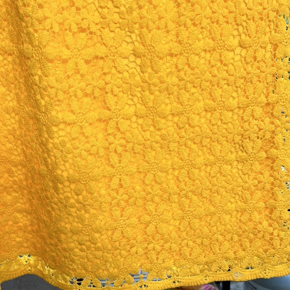 Beautiful yellow summer dress - Picture 2 of 4